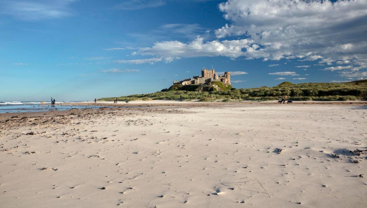 The Victoria Hotel Bamburgh Eksteriør billede