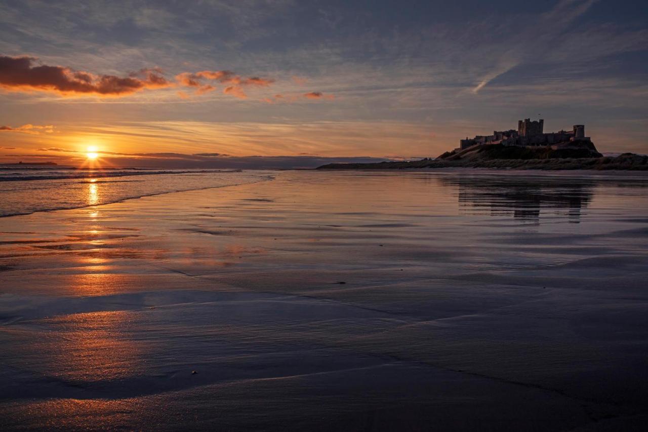 The Victoria Hotel Bamburgh Eksteriør billede